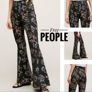 🌾🥀Free People High Rise Flare Pants🍂💐